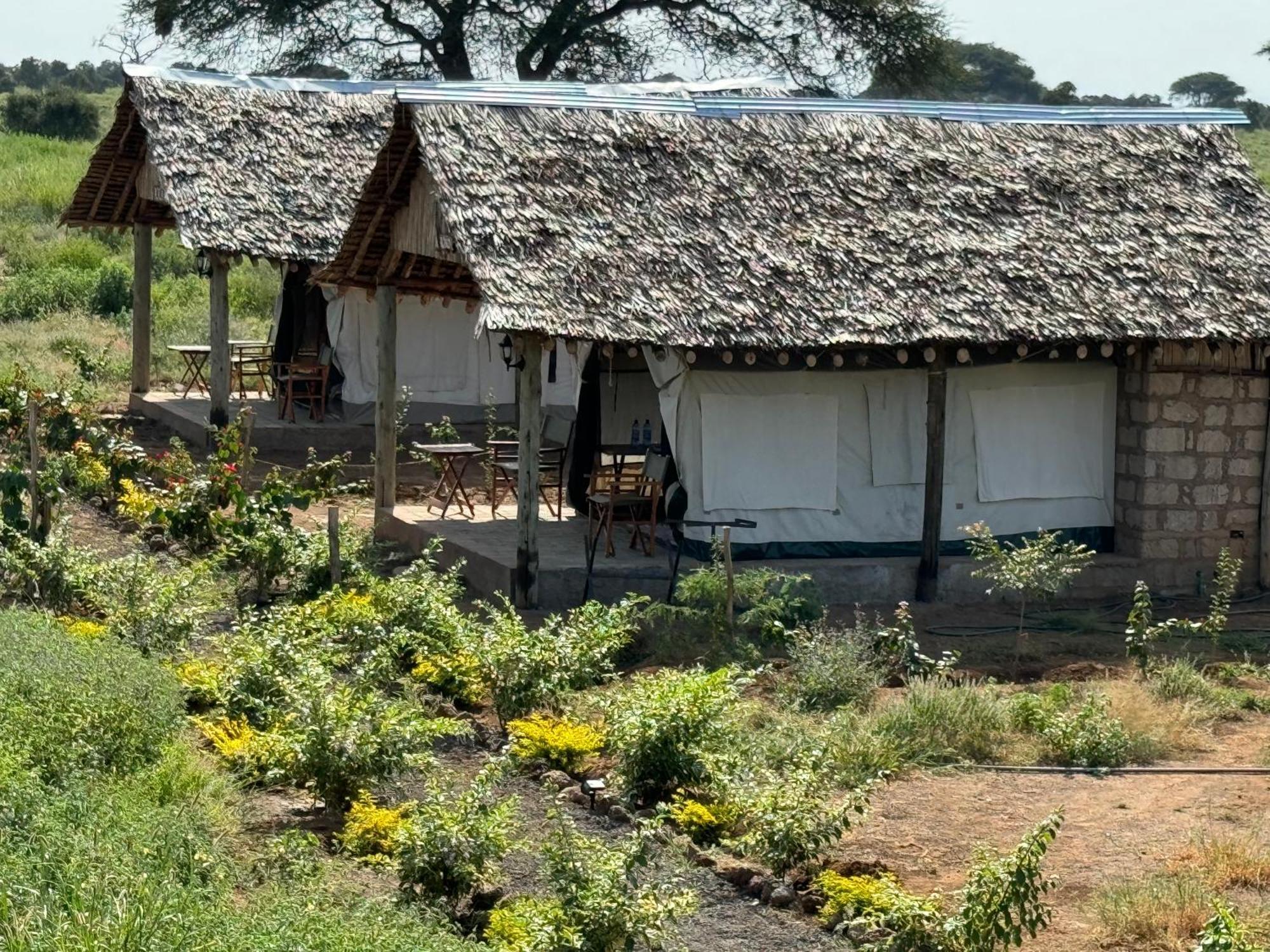 Amboseli Discovery Camp Exterior photo